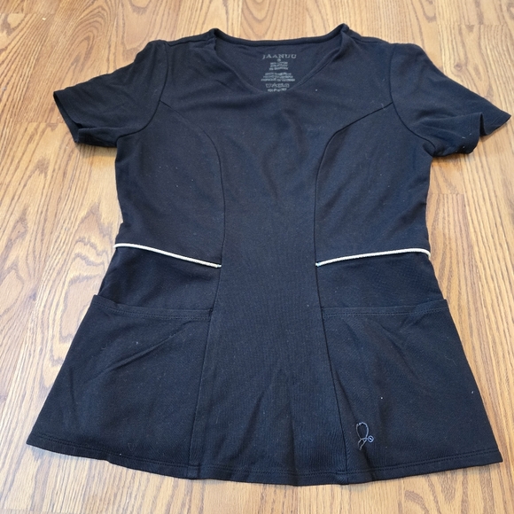 Jaanuu Tops - Jaanuu Black Scrub Top Stretchy Knit Gold Zip Pockets Esthetician Nurse Scrubs S